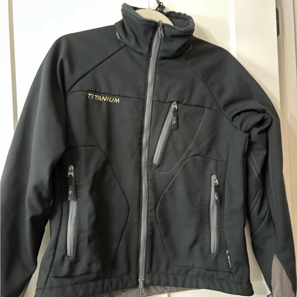 Columbia Titanium Softshell Jacket-Black Women’s … - image 1